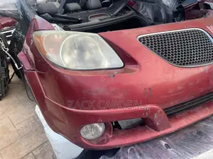 Vibe Pontiac 2005 Front Cut Available