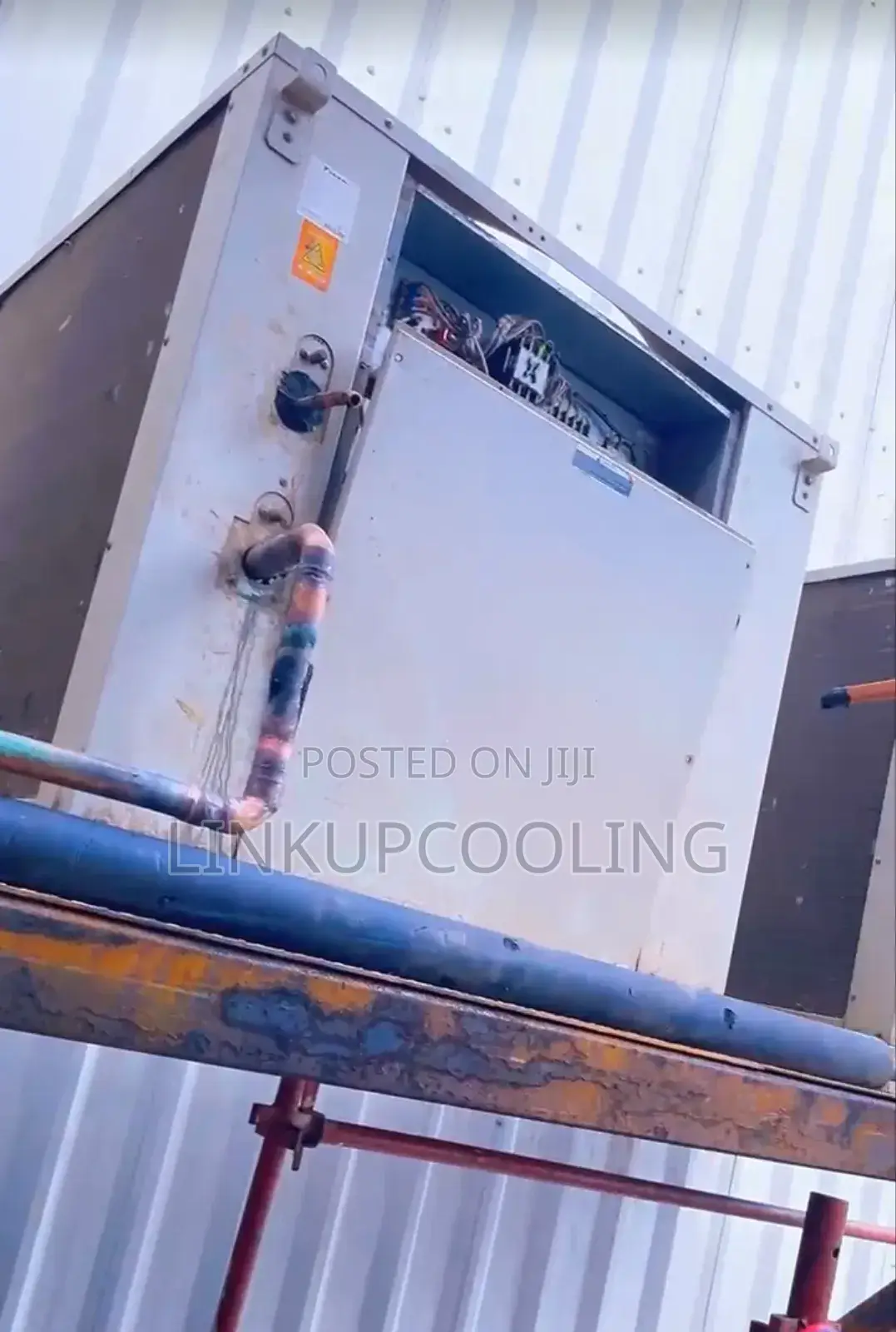 Air Conditioner Service Maintenance Team
