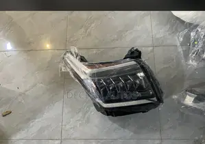 Escalade 2018 Headlight