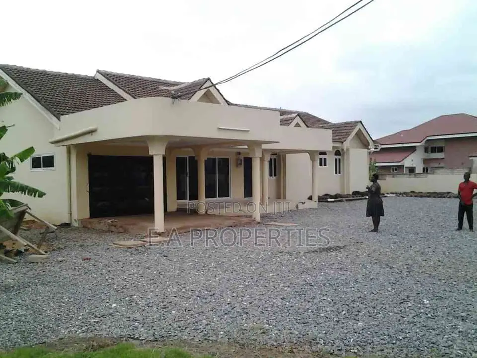 4bdrm House in E A Properties, Frafraha for sale