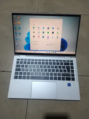 Laptop HP EliteBook 1040 G8 32GB Intel Core i7 HDD+SSD 512GB