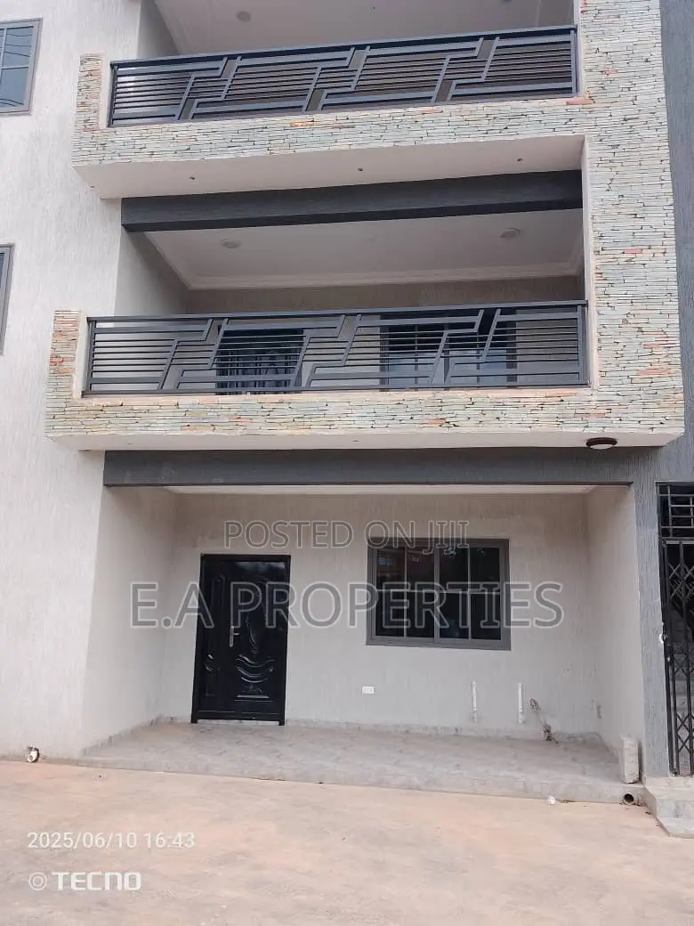 2bdrm Apartment in E A Properties, Frafraha for rent
