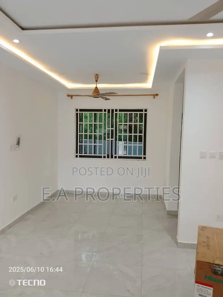 2bdrm Apartment in E A Properties, Frafraha for rent
