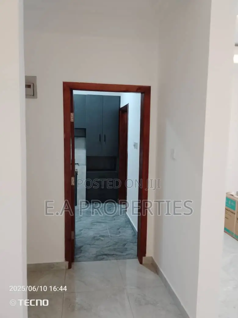 2bdrm Apartment in E A Properties, Frafraha for rent