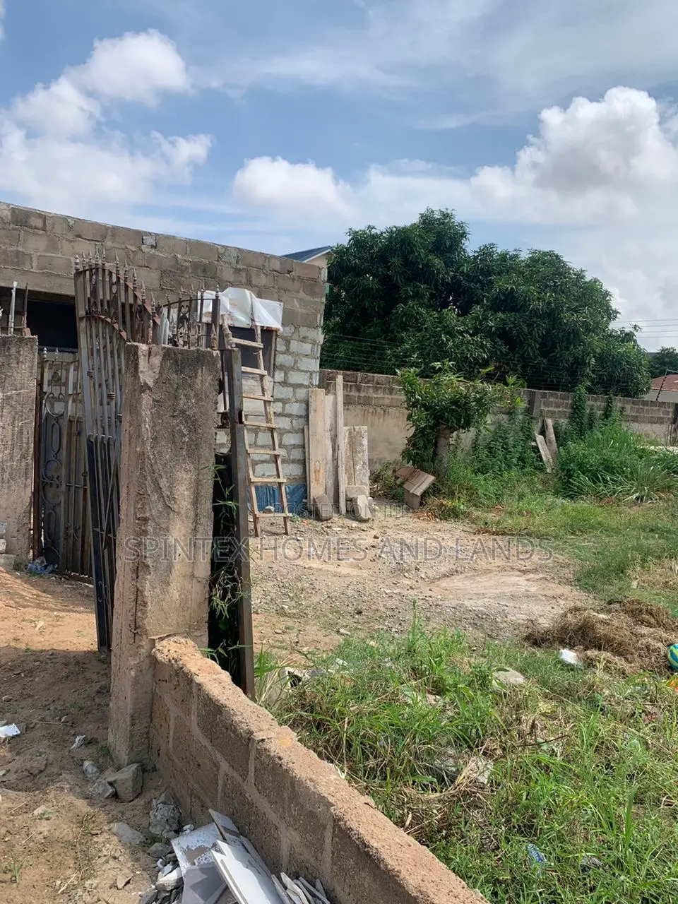 One Plot for Sale in Spintex HFC Estate Size 70/100