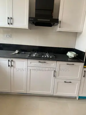 3bdrm Mansion in Community 18 Block, Spintex for sale