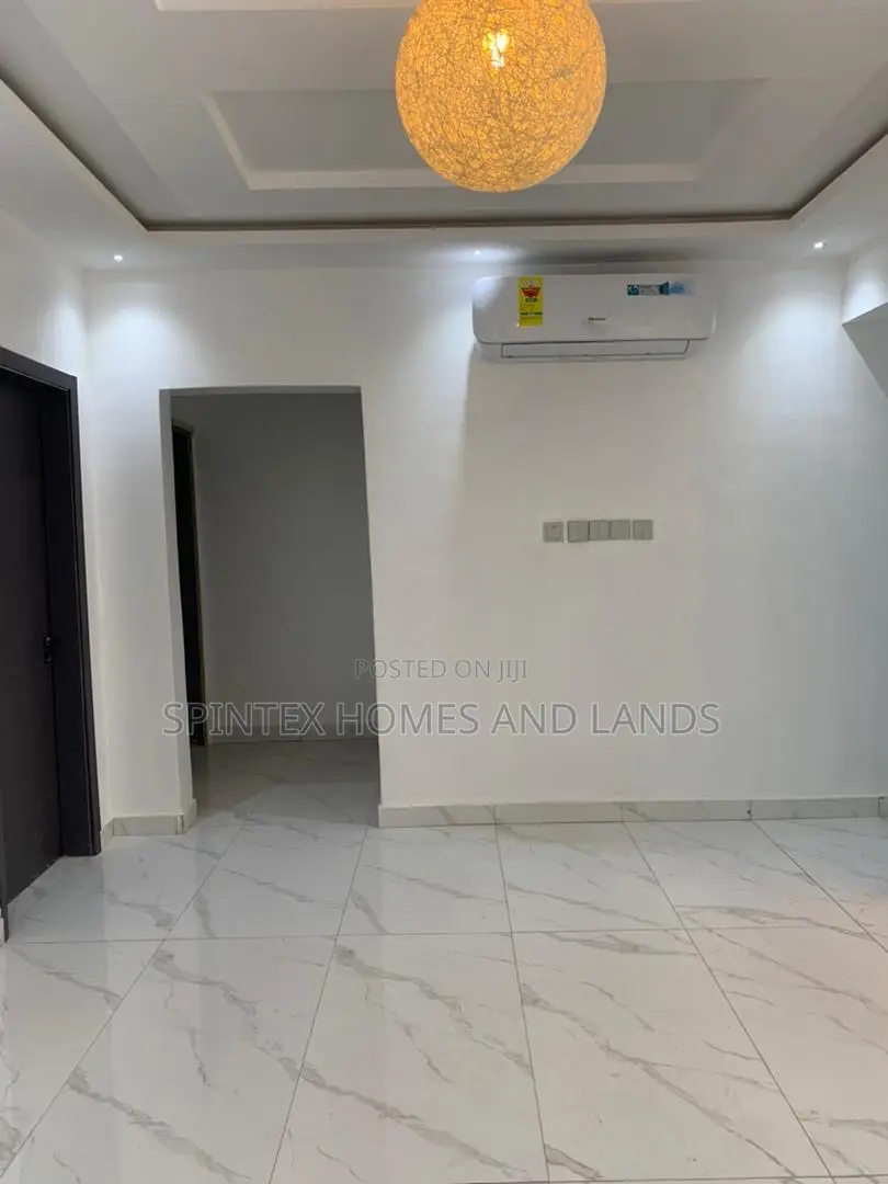3bdrm Mansion in Community 18 Block, Spintex for sale