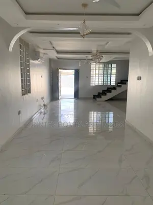 3bdrm Mansion in Community 18 Block, Spintex for sale