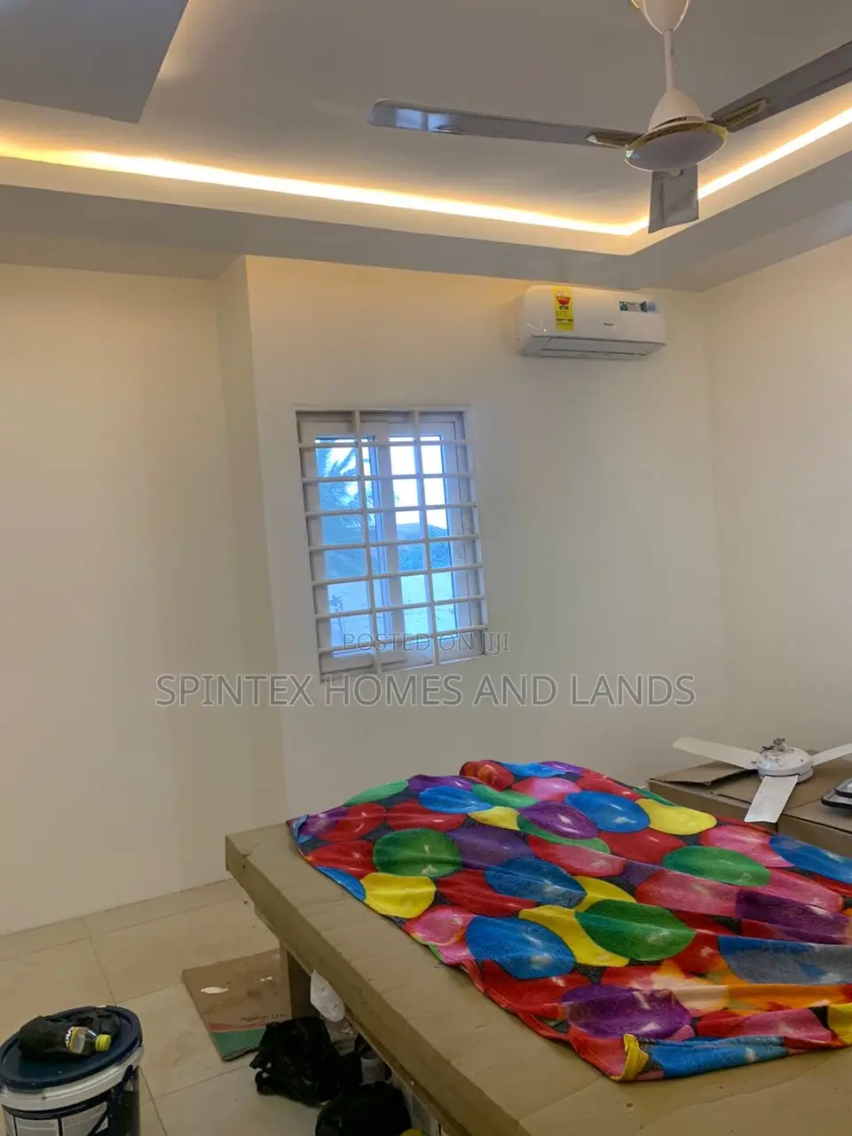 3bdrm Mansion in Community 18 Block, Spintex for sale