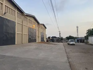 Warehouse in Spintex for Rent