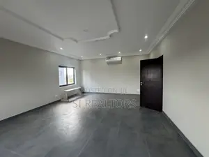 5bdrm Duplex in Near Ability Square, Adjiriganor for sale