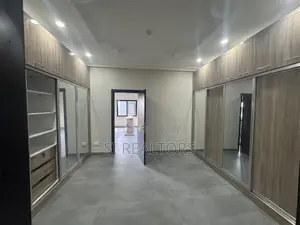 5bdrm Duplex in Near Ability Square, Adjiriganor for sale