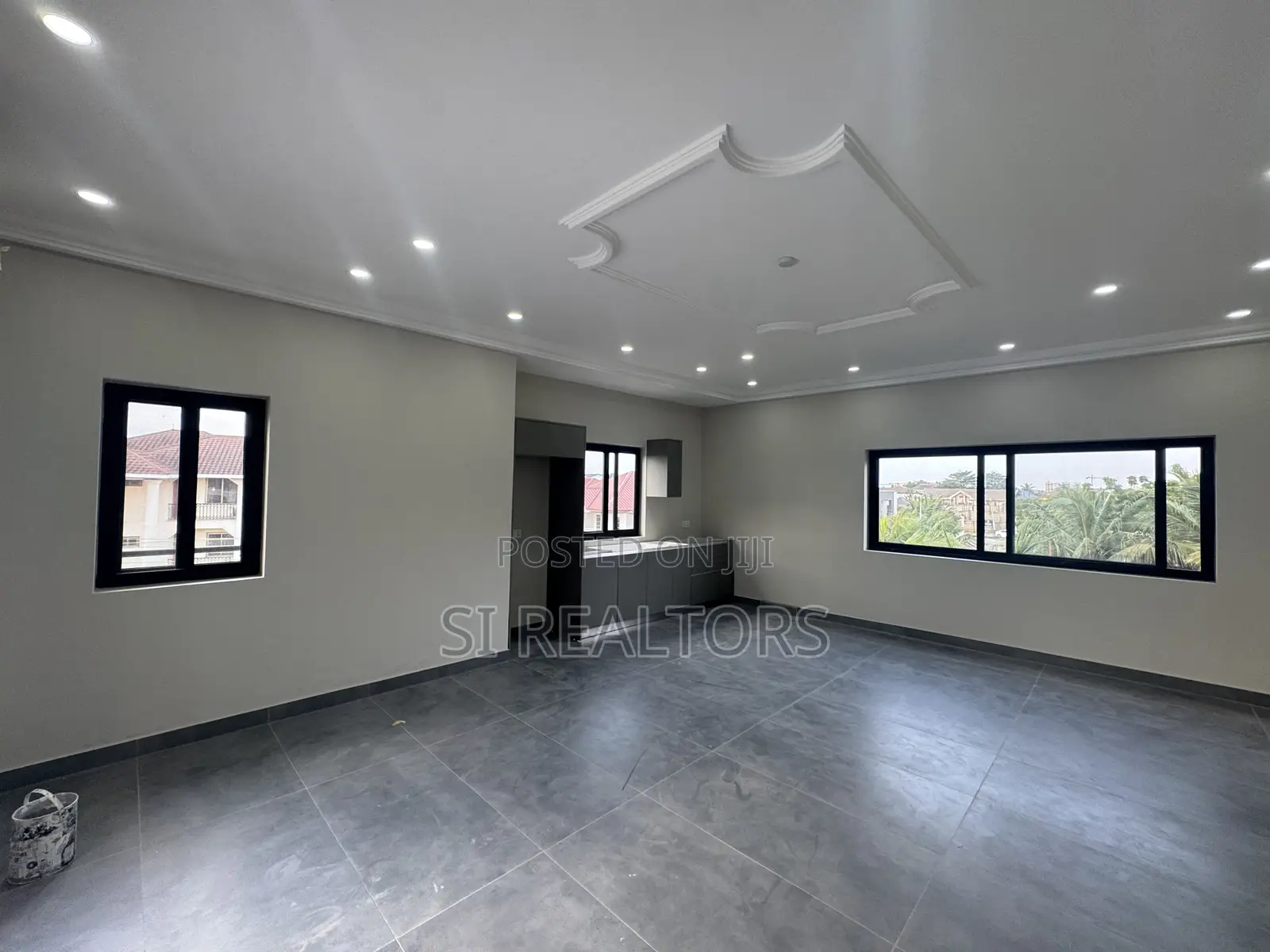 5bdrm Duplex in Near Ability Square, Adjiriganor for sale