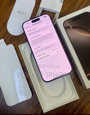 Photo - Apple iPhone 16 Pro Max 256 GB Gold