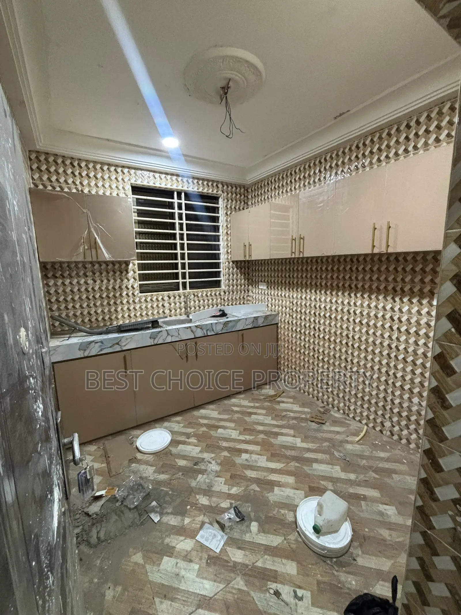 2bdrm Apartment in Lakeside for rent
