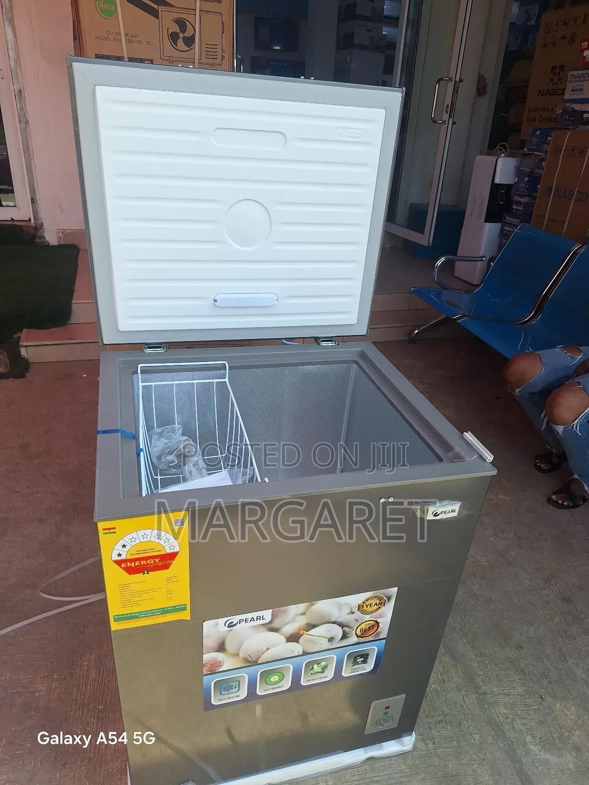 A1 Pearl Chest Freezer 142 Litters