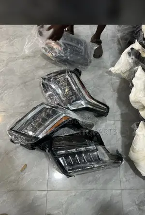 Cadillac Escalade Headlights 2016 2017 2018 2019 2020