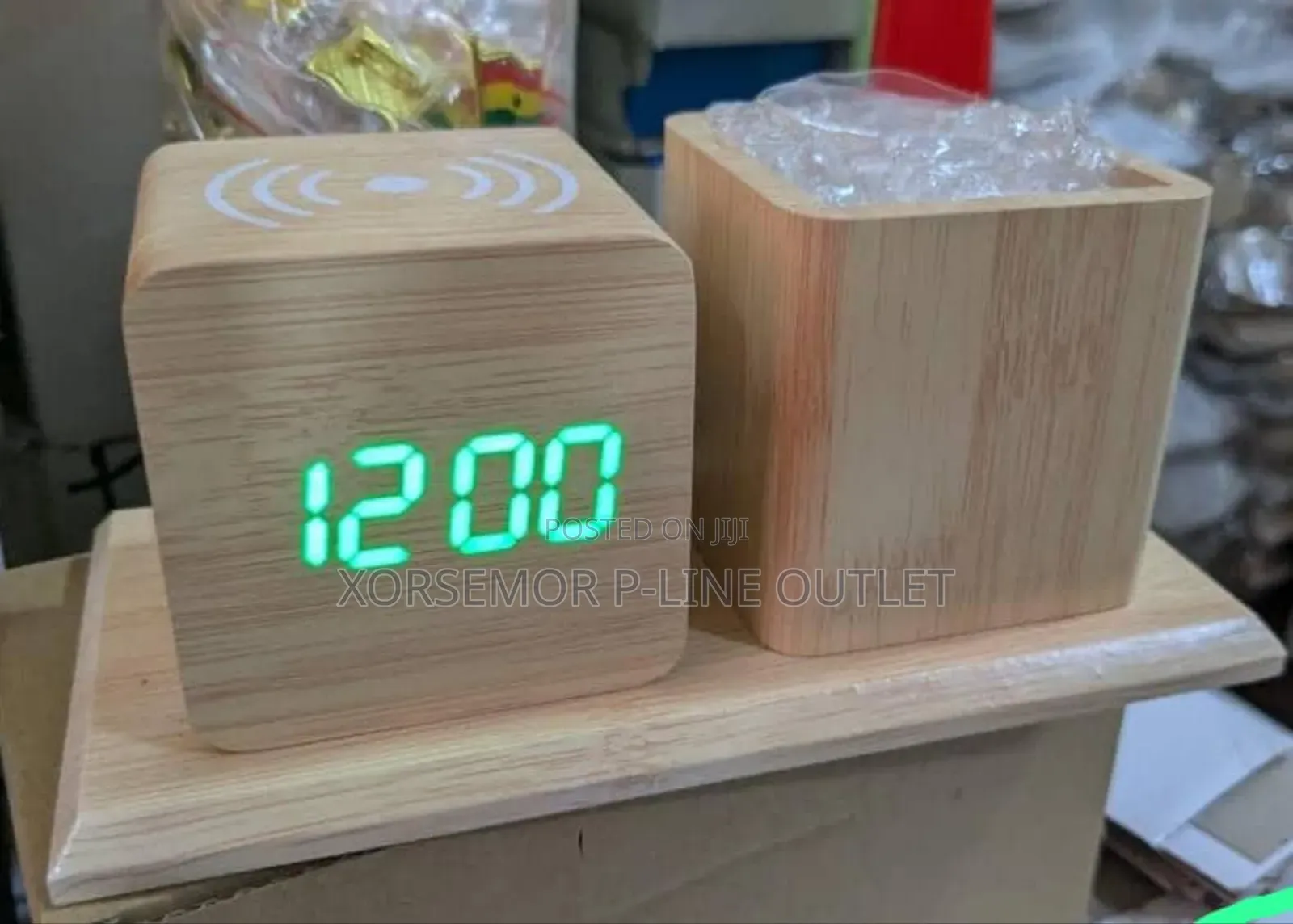 Desktop Electric Clock+ Pen  Holder