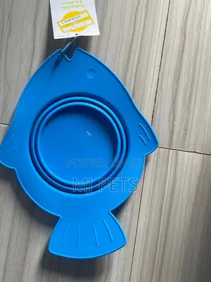Plastic Carry Along and Travel Bowl for Dogs
