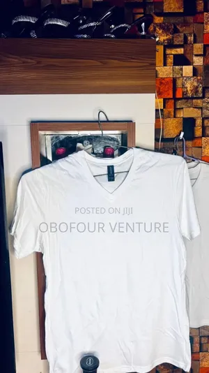 Photo - The Gildan Adult Men's Short Sleeve v-Neck T-Shirt  021