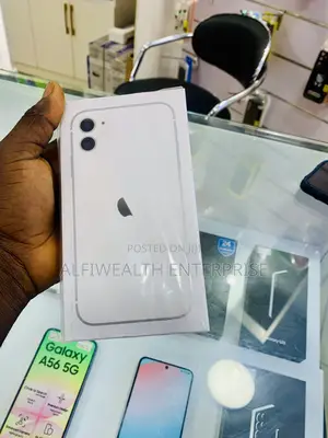 Apple iPhone 11 64 GB Silver
