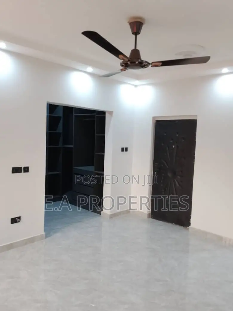 4bdrm House in E A Properties, Frafraha for sale