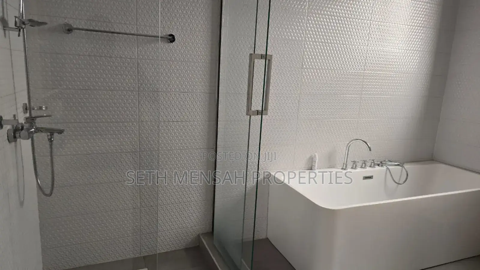 4bdrm House in Accra Metropolitan for sale