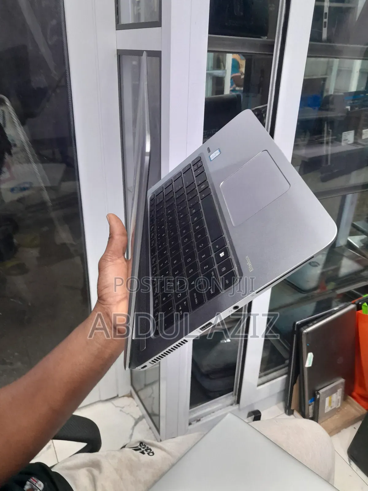 Laptop HP EliteBook 1050 8GB Intel Core I5 SSD 256GB