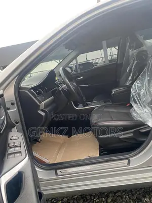 Toyota Camry SE 4dr Sedan (2.5L 4cyl 6A) 2016 Silver