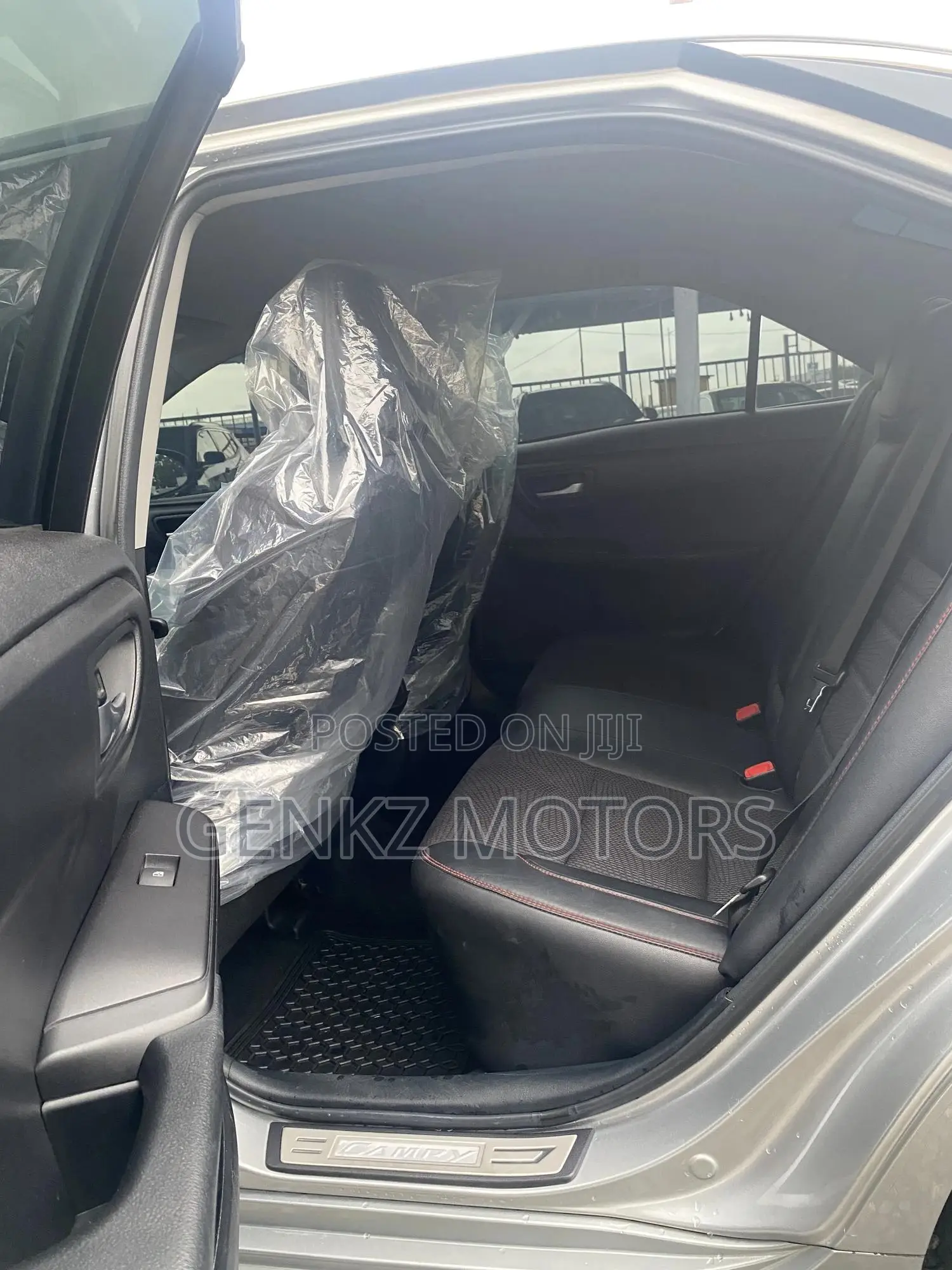 Toyota Camry SE 4dr Sedan (2.5L 4cyl 6A) 2016 Silver
