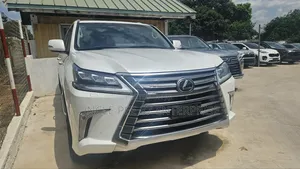 Photo - Lexus LX 570 AWD 2018 White
