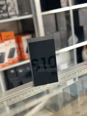 New Samsung Galaxy S10e 128 GB White