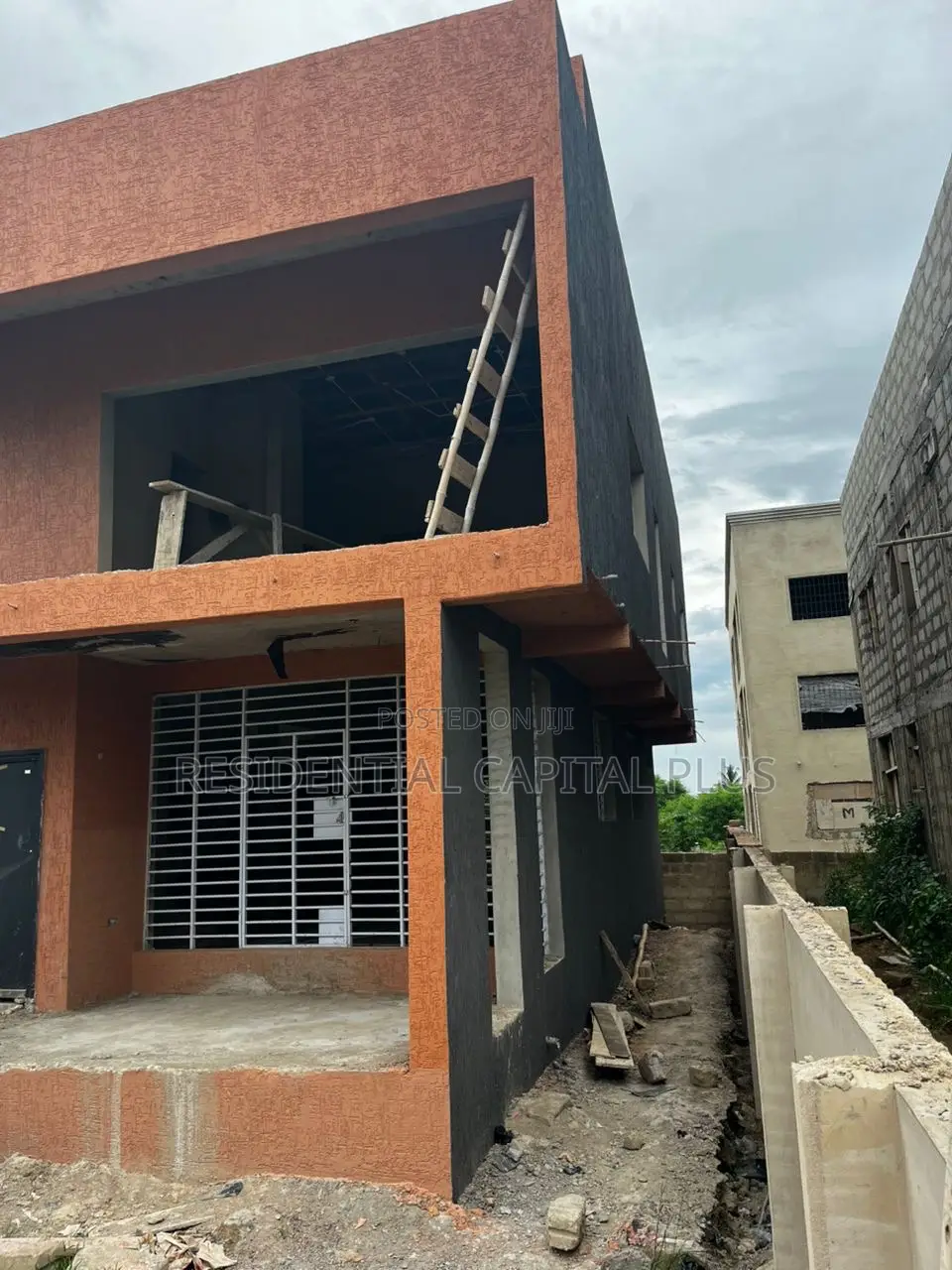 3bdrm Duplex in Ofaakor, Kasoa for sale