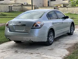 Nissan Altima 2010 White