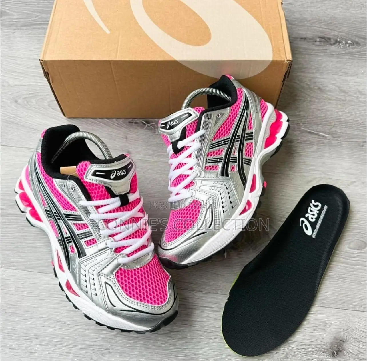 Asics Sneakers