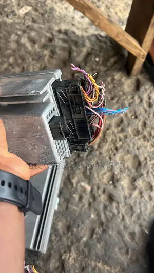 BMW 7 Series Amplifier