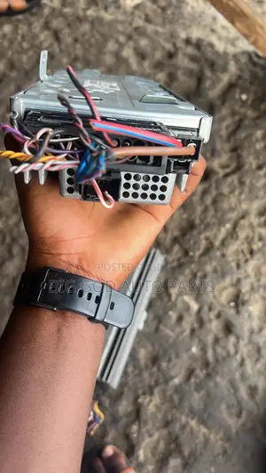 BMW 7 Series Amplifier