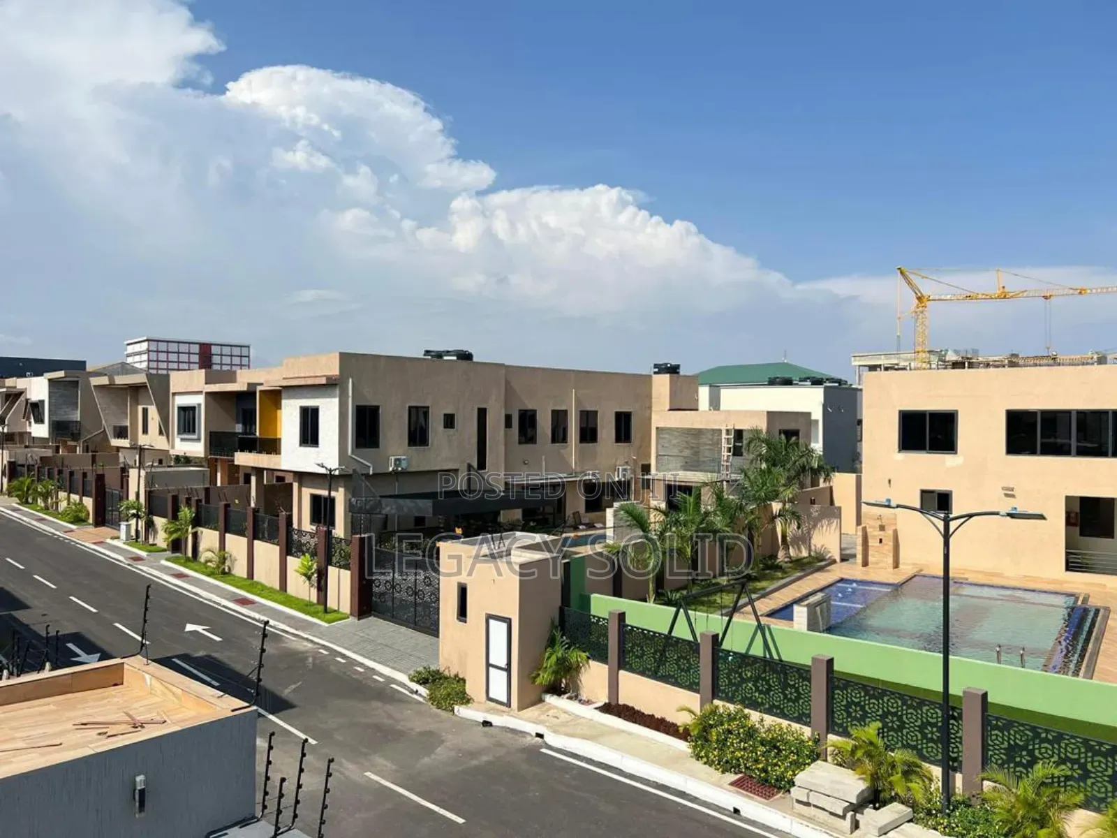 5bdrm House in 𝙻𝚎𝚐𝚊𝚌𝚢 𝚜𝚘𝚕𝚒𝚍 𝚛𝚎𝚊𝚕, Airport Residential Area for rent