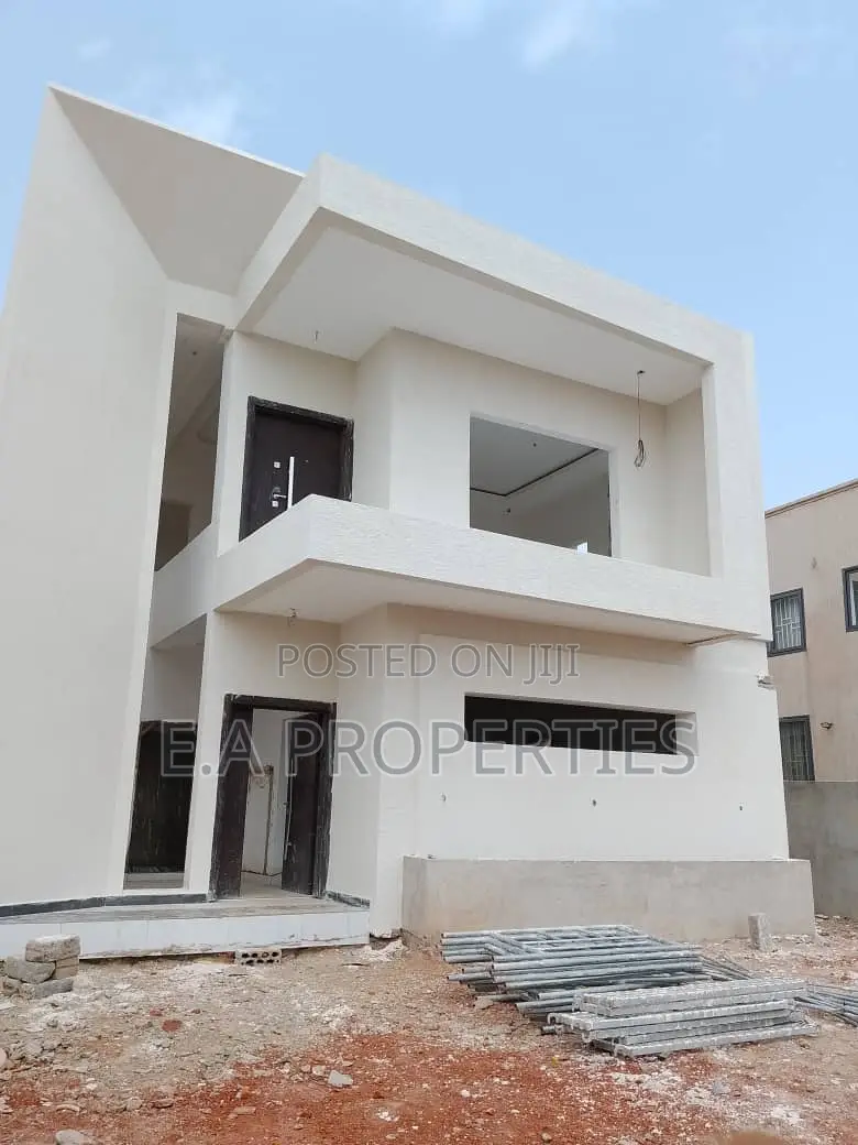 5bdrm House in E A Properties, Frafraha for sale