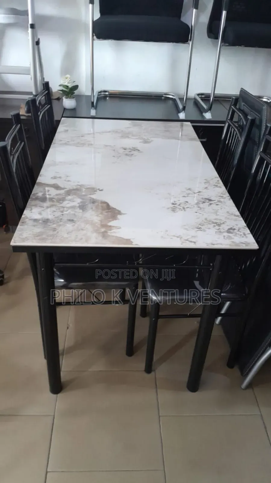 Mable Dining Set Table With 4 Chair