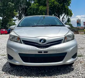 Toyota Vitz 1.3 AWD 3dr 2012 Silver