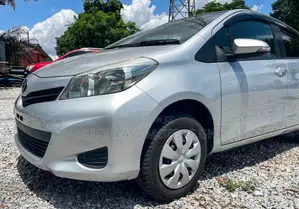 Toyota Vitz 1.3 AWD 3dr 2012 Silver