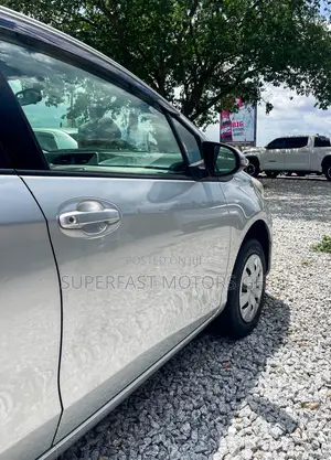Toyota Vitz 1.3 AWD 3dr 2012 Silver