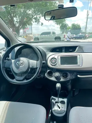Toyota Vitz 1.3 AWD 3dr 2012 Silver