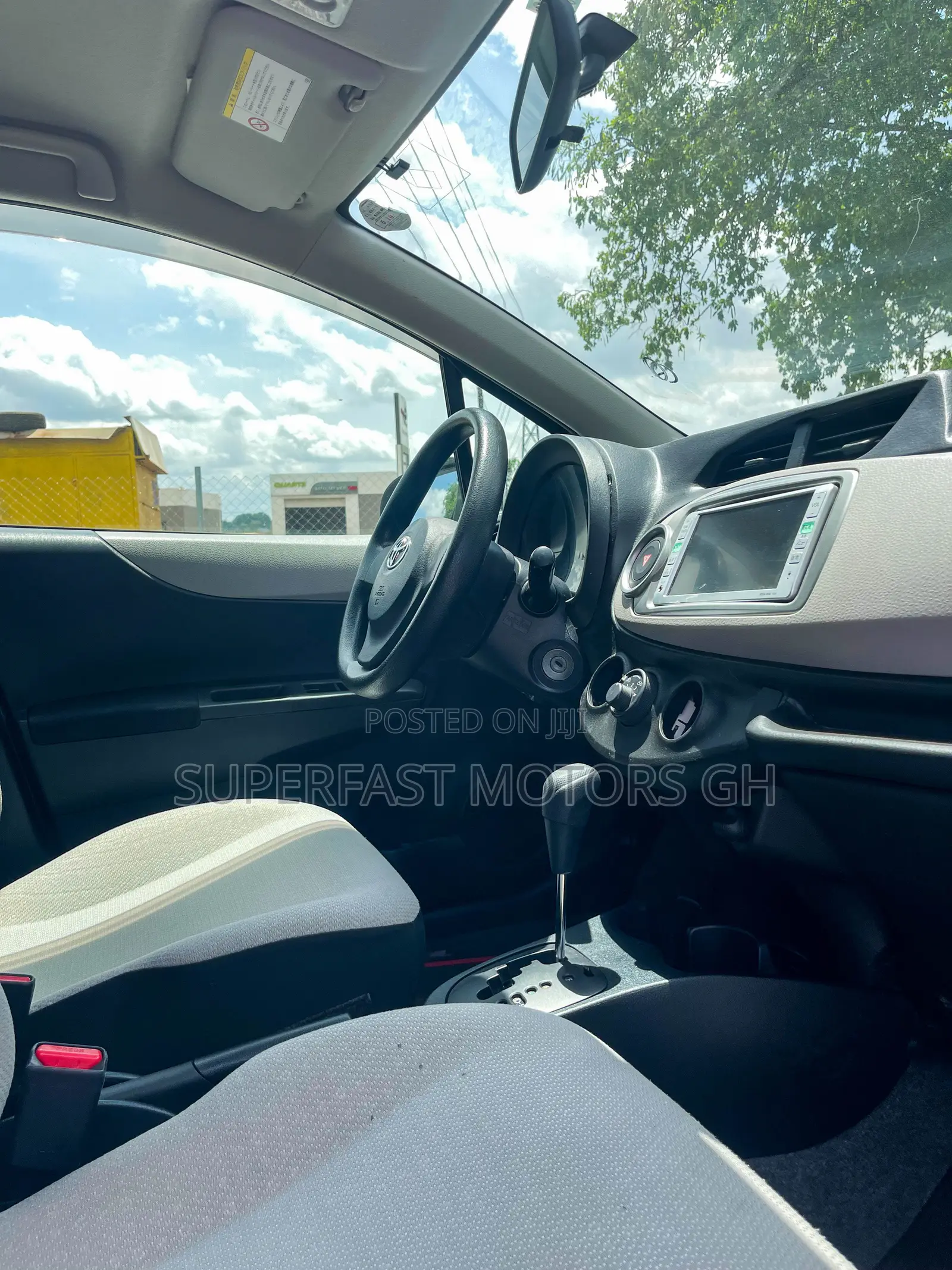 Toyota Vitz 1.3 AWD 3dr 2012 Silver