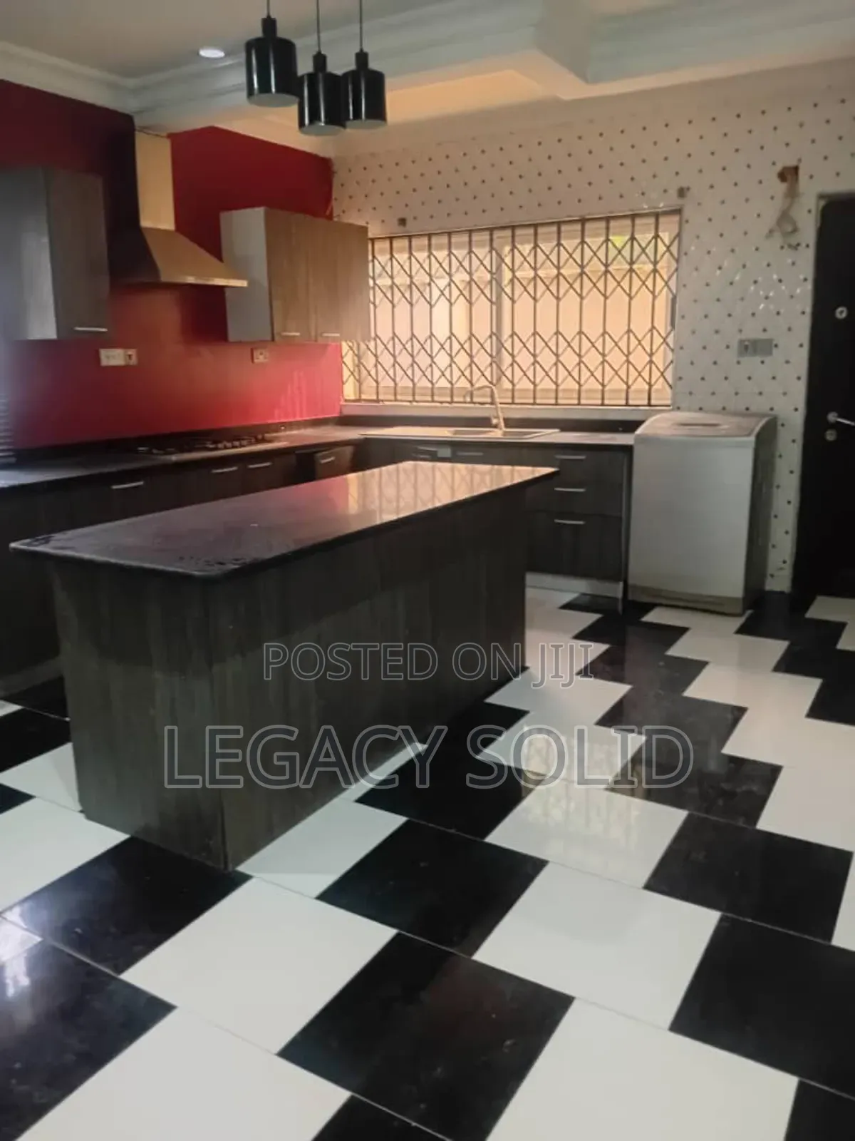 5bdrm Penthouse in 𝙻𝚎𝚐𝚊𝚌𝚢 𝚜𝚘𝚕𝚒𝚍 𝚛𝚎𝚊𝚕, New Town for rent