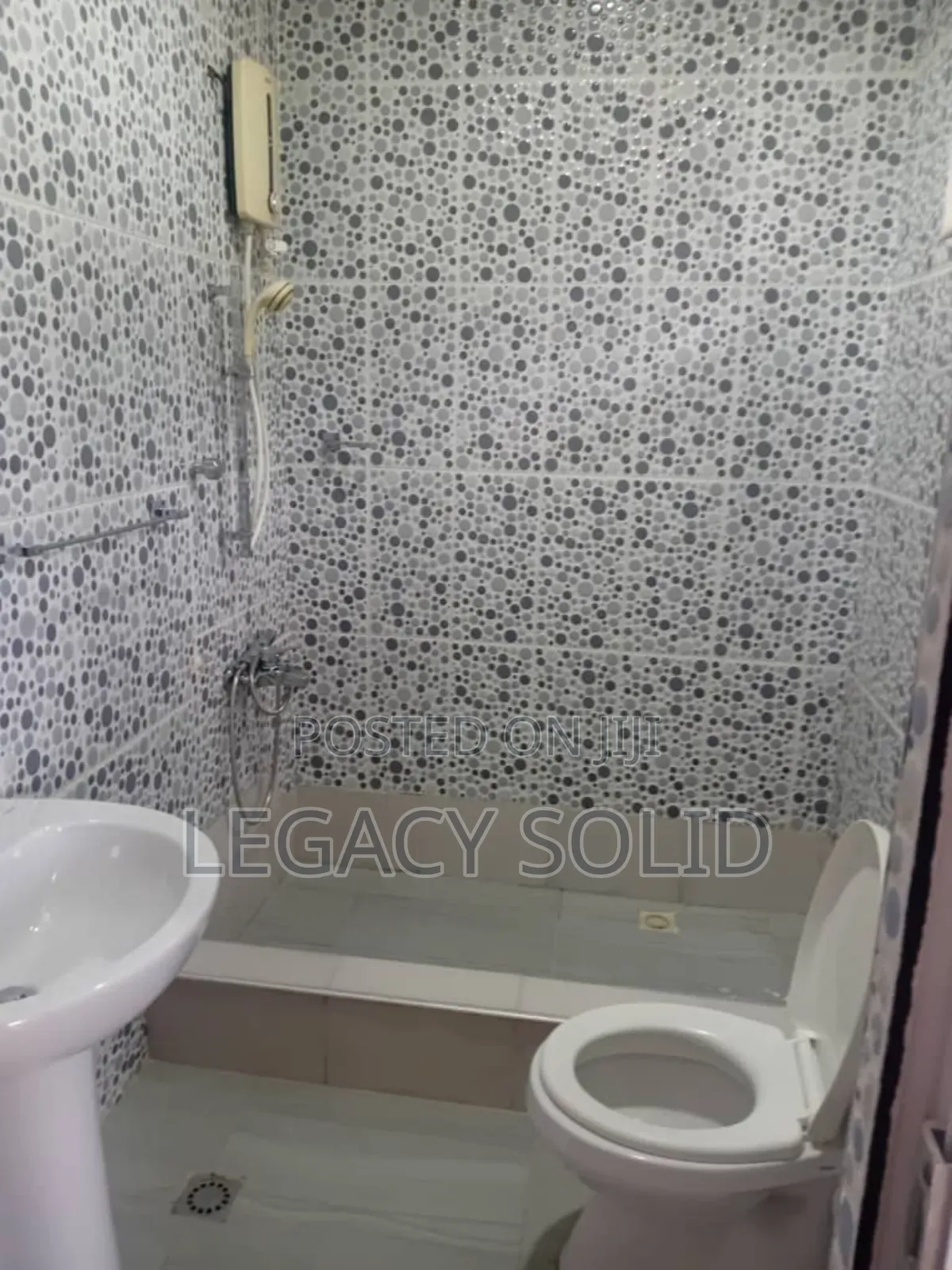 5bdrm Penthouse in 𝙻𝚎𝚐𝚊𝚌𝚢 𝚜𝚘𝚕𝚒𝚍 𝚛𝚎𝚊𝚕, New Town for rent