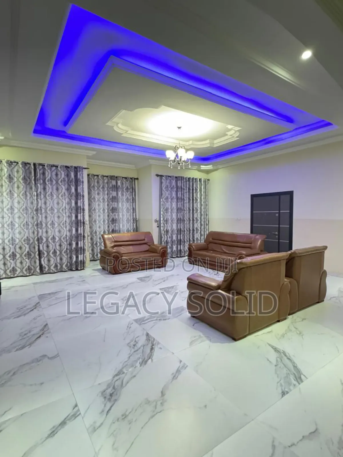 5bdrm Penthouse in 𝙻𝚎𝚐𝚊𝚌𝚢 𝚜𝚘𝚕𝚒𝚍 𝚛𝚎𝚊𝚕, New Town for rent
