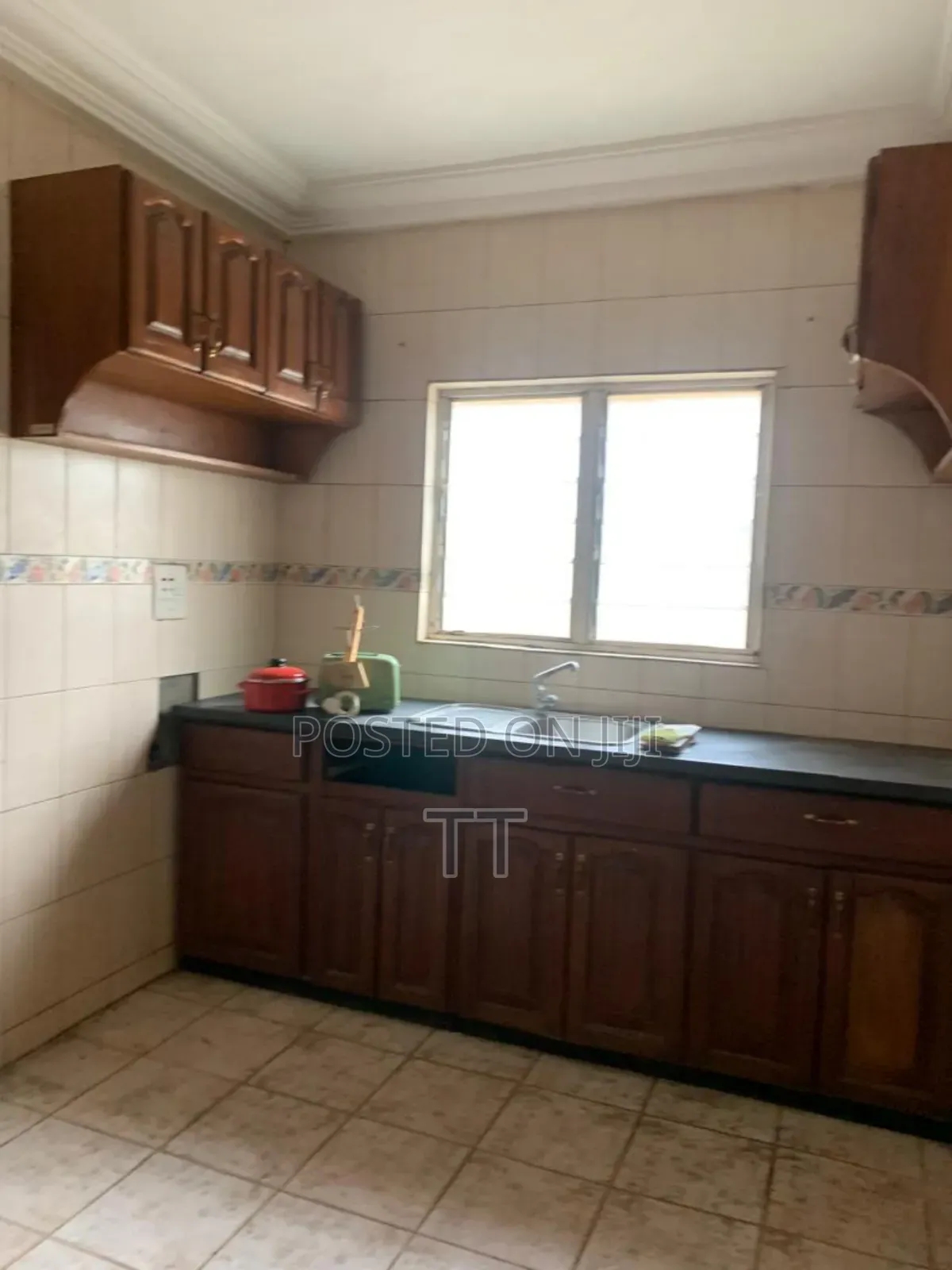 4bdrm House in Baatsona Total Close for rent