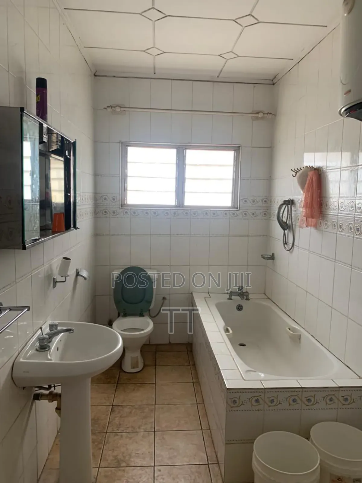 4bdrm House in Baatsona Total Close for rent
